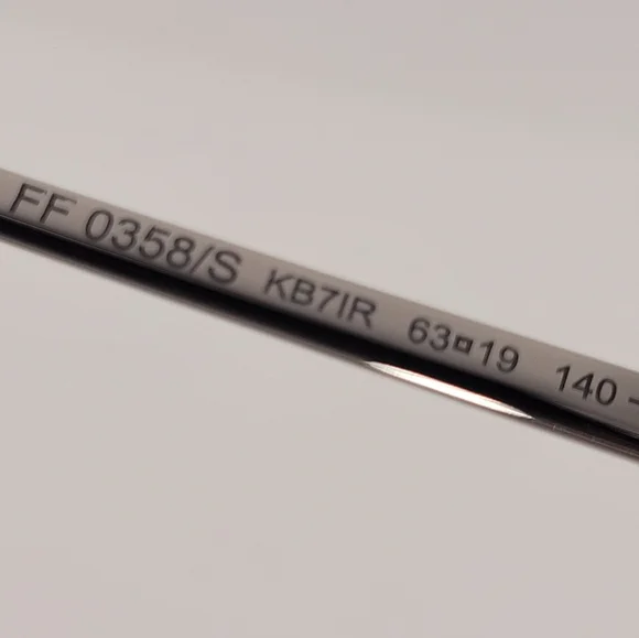 FENDI Geometric Sunglasses For Women Or Men's Who Loves A Little Glitter 🥰 - Picture 6 of 8